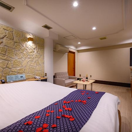 Hotel Mobilia (Adults Only) Tsurugashima Buitenkant foto